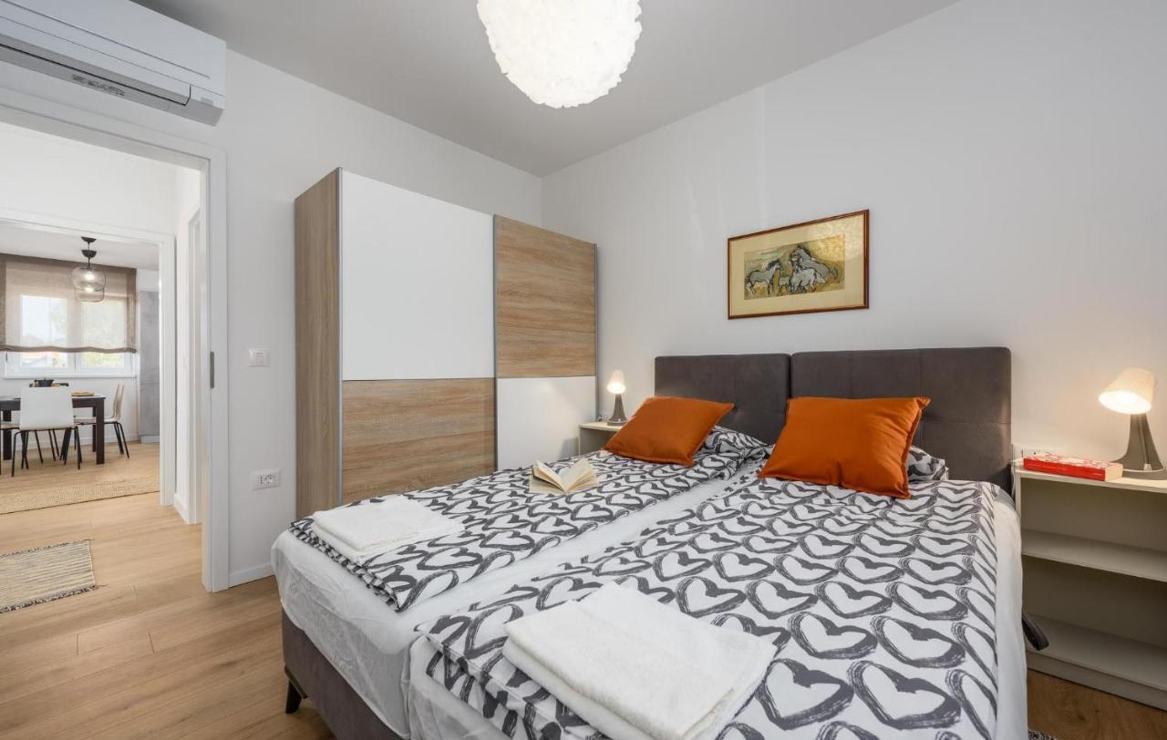 Apartmani Lucija Porec Exterior photo