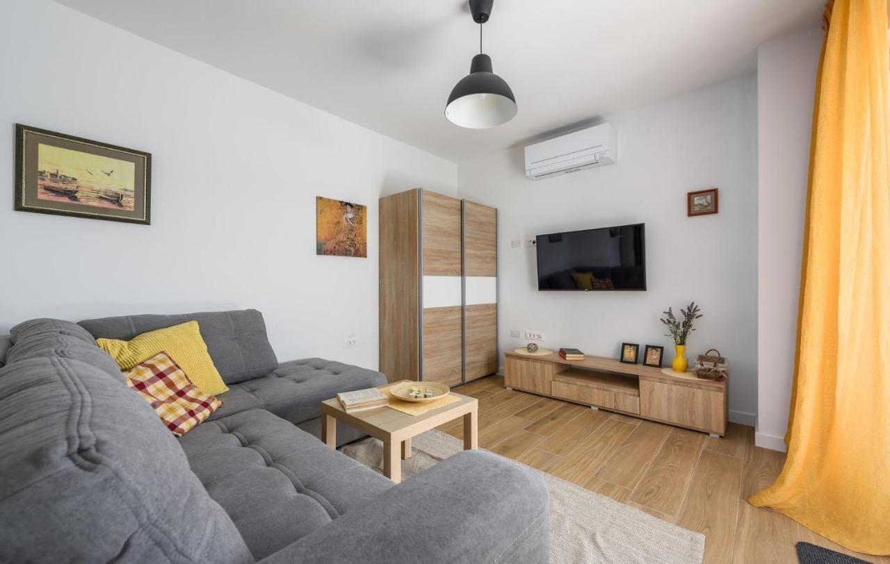 Apartmani Lucija Porec Exterior photo