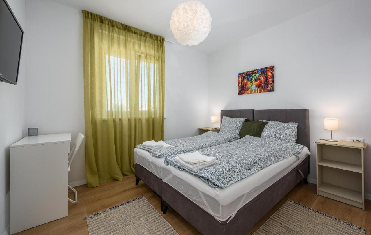 Apartmani Lucija Porec Exterior photo