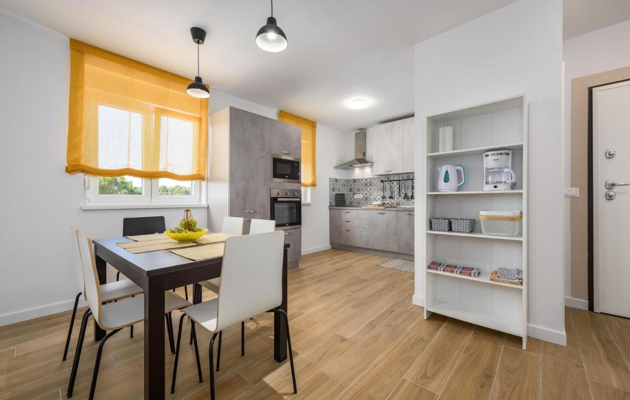 Apartmani Lucija Porec Exterior photo