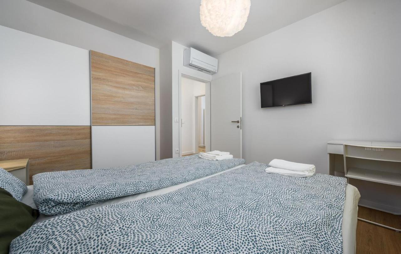 Apartmani Lucija Porec Exterior photo